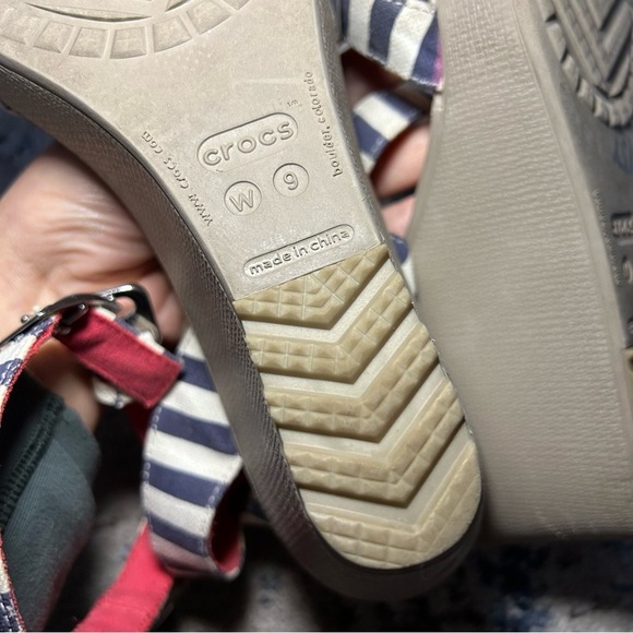 Crocs Nautical Leigh Graphic Blue & White Striped Wedge Sandals Size 9 - Picture 9 of 9